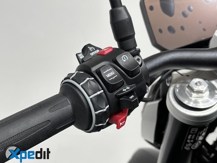 BMW F 900 R BMW F 900 R